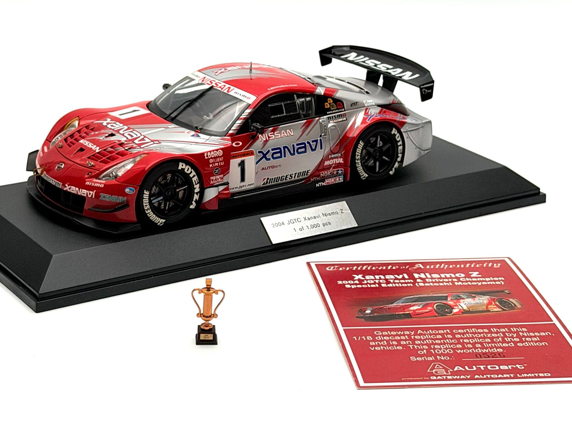 1:18 Nissan Nismo Z 2004 JGTC Champion Special Edition- Autoart