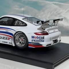 1:18 Porsche 911 997 GT3 RSR Mobil 1 2010 - Autoart