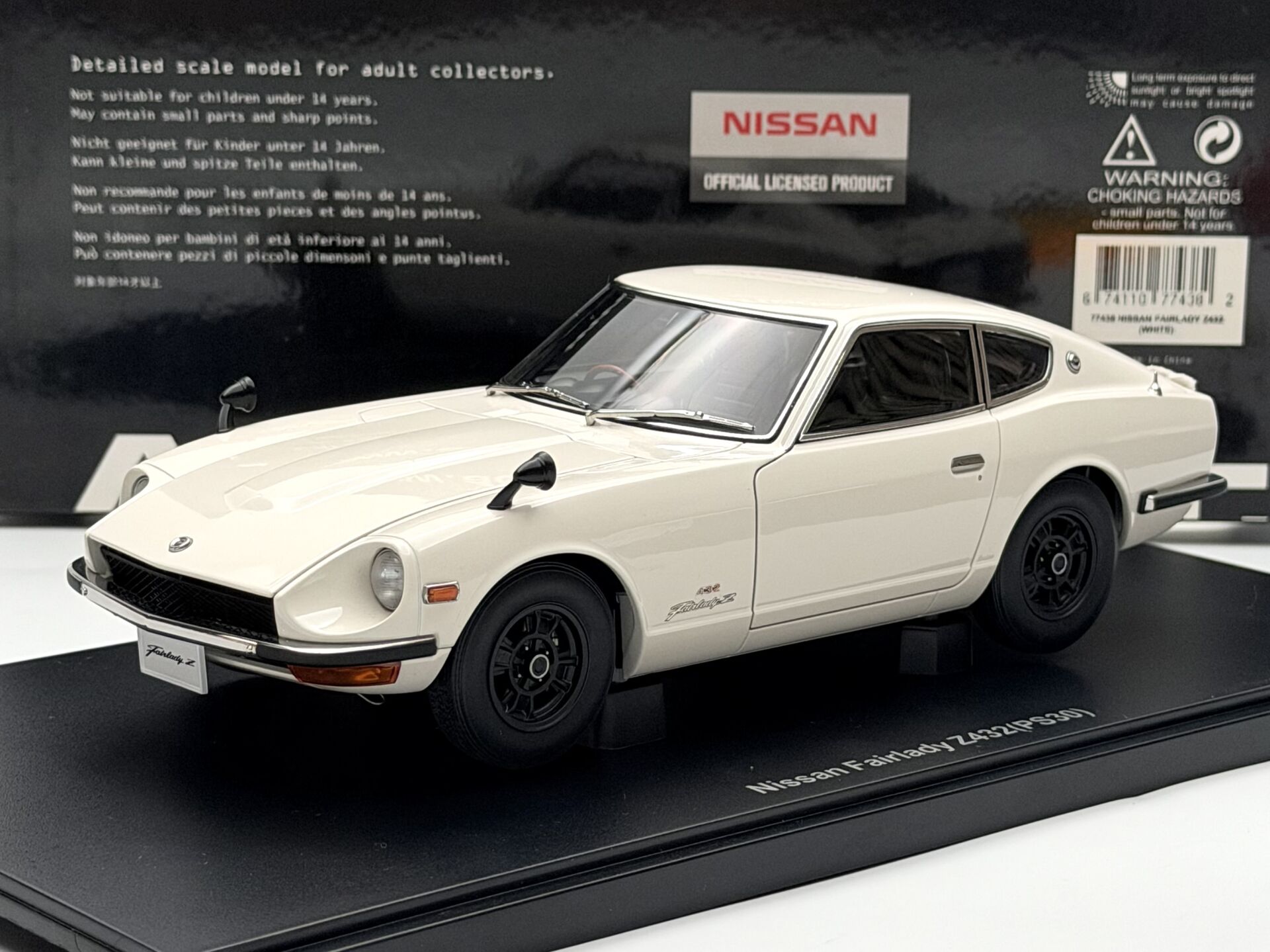 1:18 Nissan Fairlady Z432 PS30 White 1969 - Autoart