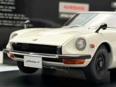 1:18 Nissan Fairlady Z432 PS30 White 1969 - Autoart