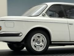 1:18 BMW 3.0 CSI E9 White 1972 - Autoart Millennium