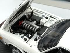 1:18 BMW 3.0 CSI E9 White 1972 - Autoart Millennium