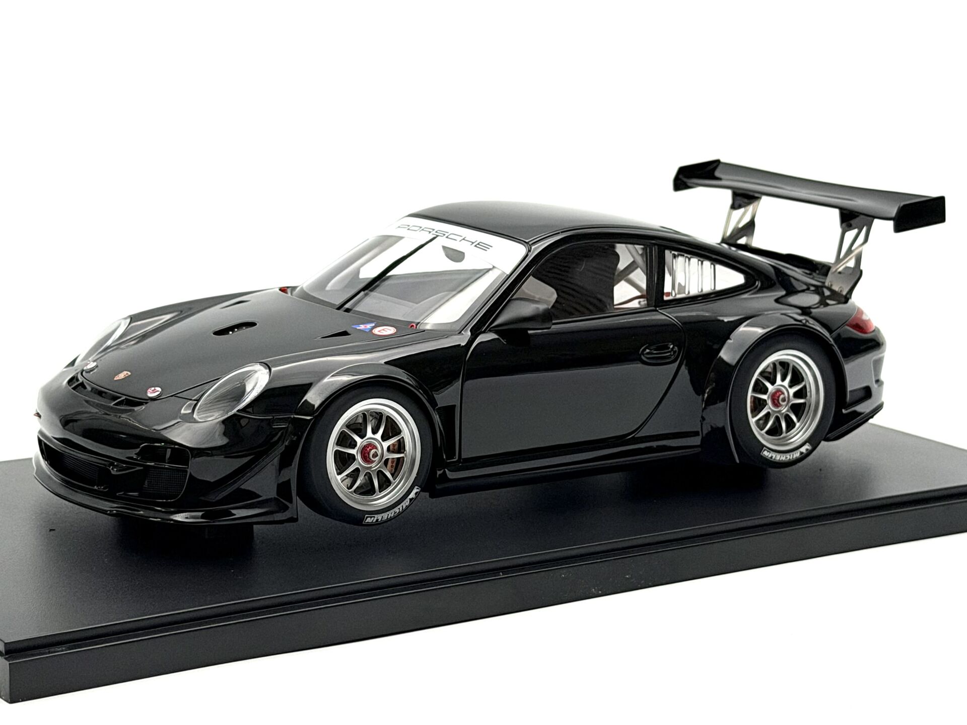 1:18 Porsche 911 997 GT3 R Plain Body 2010 - Autoart