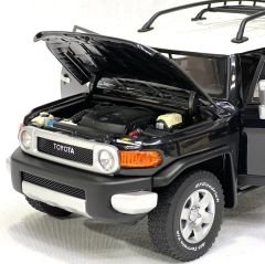 1:18 Toyota FJ Cruiser Black 2007 - Autoart