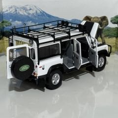 1:18 Land Rover Defender 110 Montecristo Afrique - Universal Hob