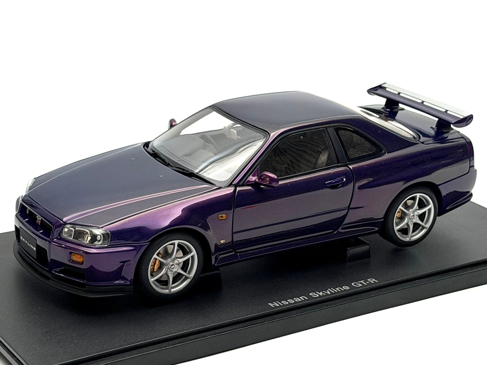 1:18 Nissan Skyline GT-R R34 Midnight Purple - Autoart