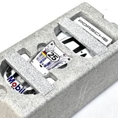 1:18 Porsche 911 GT1 24H Le Mans 1997 Mobil 1 Stuck - Autoart // CNR