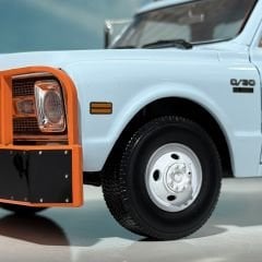 1:18 Chevrolet C-30 Dually Wrecker 1969 Gulf - Greenlight