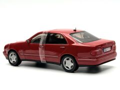1:18 Mercedes-Benz E Class E320 Avantgarde W210 Red- SunStar