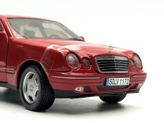 1:18 Mercedes-Benz E Class E320 Avantgarde W210 Red- SunStar