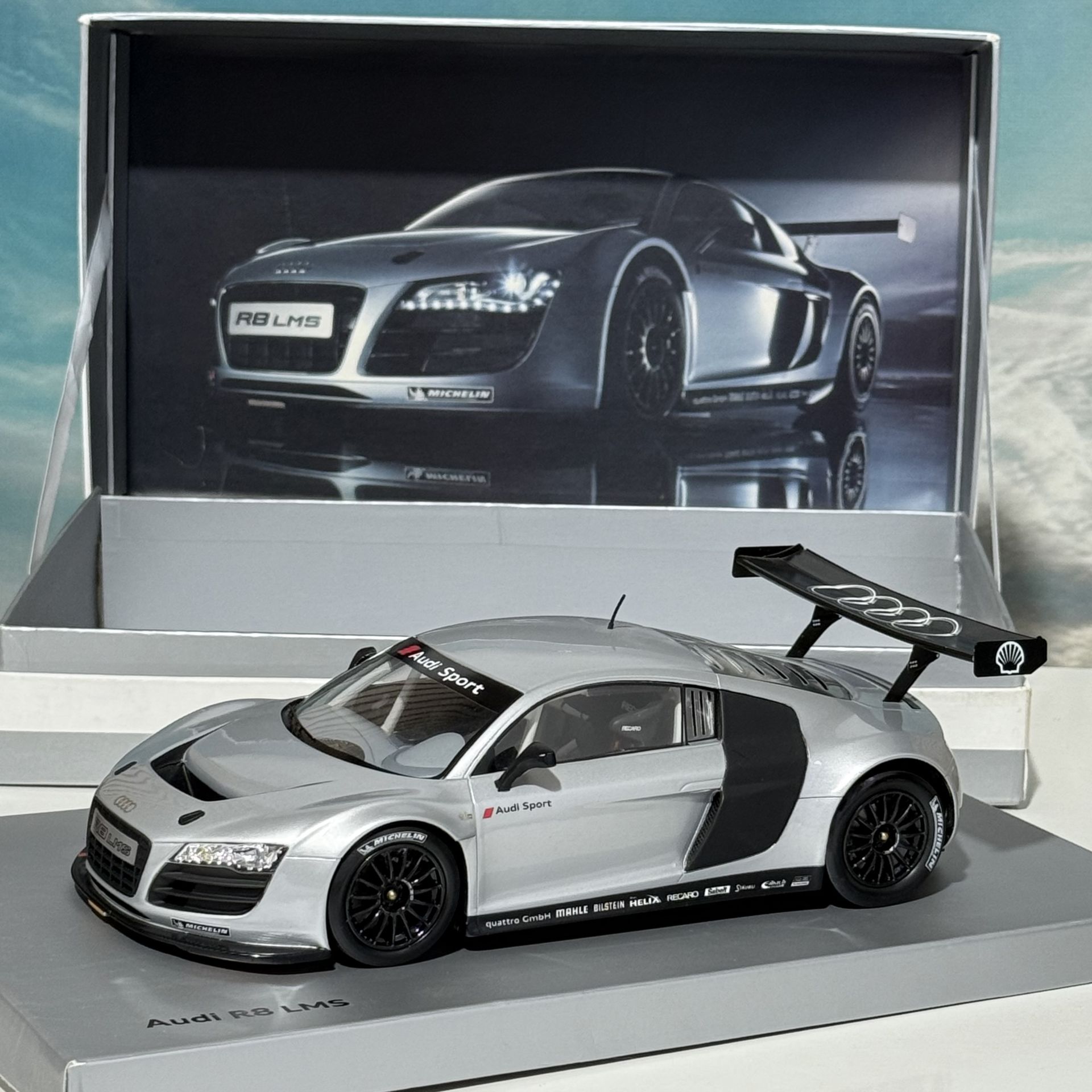 1:18 AUDI R8 LMS V10 Nürburgring 2009 GT Silver - Spark