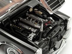 1:18 Mercedes-Benz 600 Pullman W100 Limousine Black - Autoart Dealer