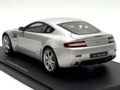 1:18 Aston Martin V8 Vantage Titanium Silver 70201 - Autoart