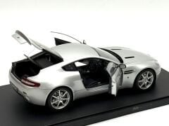 1:18 Aston Martin V8 Vantage Titanium Silver 70201 - Autoart