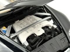 1:18 Aston Martin V12 Vantage 2010 Black 70207- Autoart