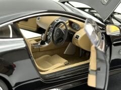 1:18 Aston Martin V12 Vantage 2010 Black 70207- Autoart