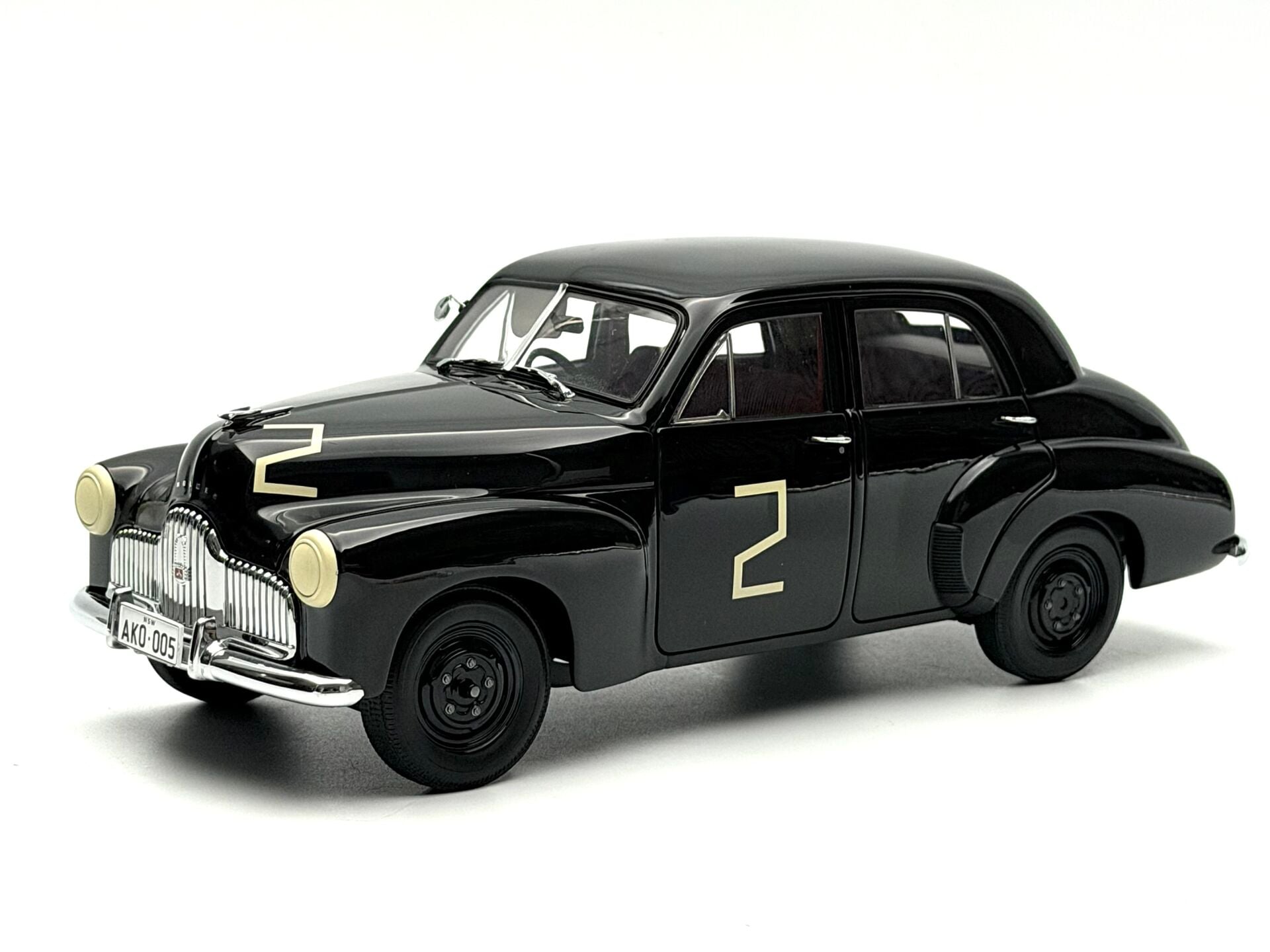 1:18 Holden 48-215 NSW Sedan Car Champion 1956 - Autoart
