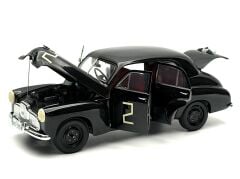 1:18 Holden 48-215 NSW Sedan Car Champion 1956 - Autoart