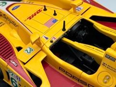1:18 Porsche RS Spyder ALMS 2007 DHL 80774 - Autoart
