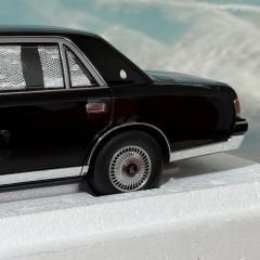 1:18 Toyota Century 2019 Black - Almost Real