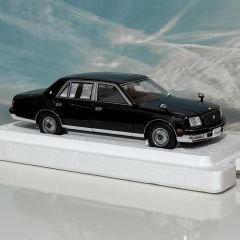 1:18 Toyota Century 2019 Black - Almost Real
