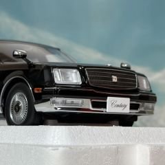 1:18 Toyota Century 2019 Black - Almost Real