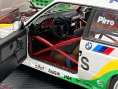 1:18 BMW M3 E30 Watsons 1991 Grand Prix Macau - Autoart