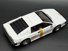 1:18 Lotus Esprit Turbo 1982 RHD White 70062 - Autoart