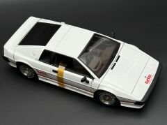 1:18 Lotus Esprit Turbo 1982 RHD White 70062 - Autoart