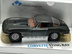 1:18 Chevrolet Corvette Sting Ray 1967 Green Met - Motorbox Exoto