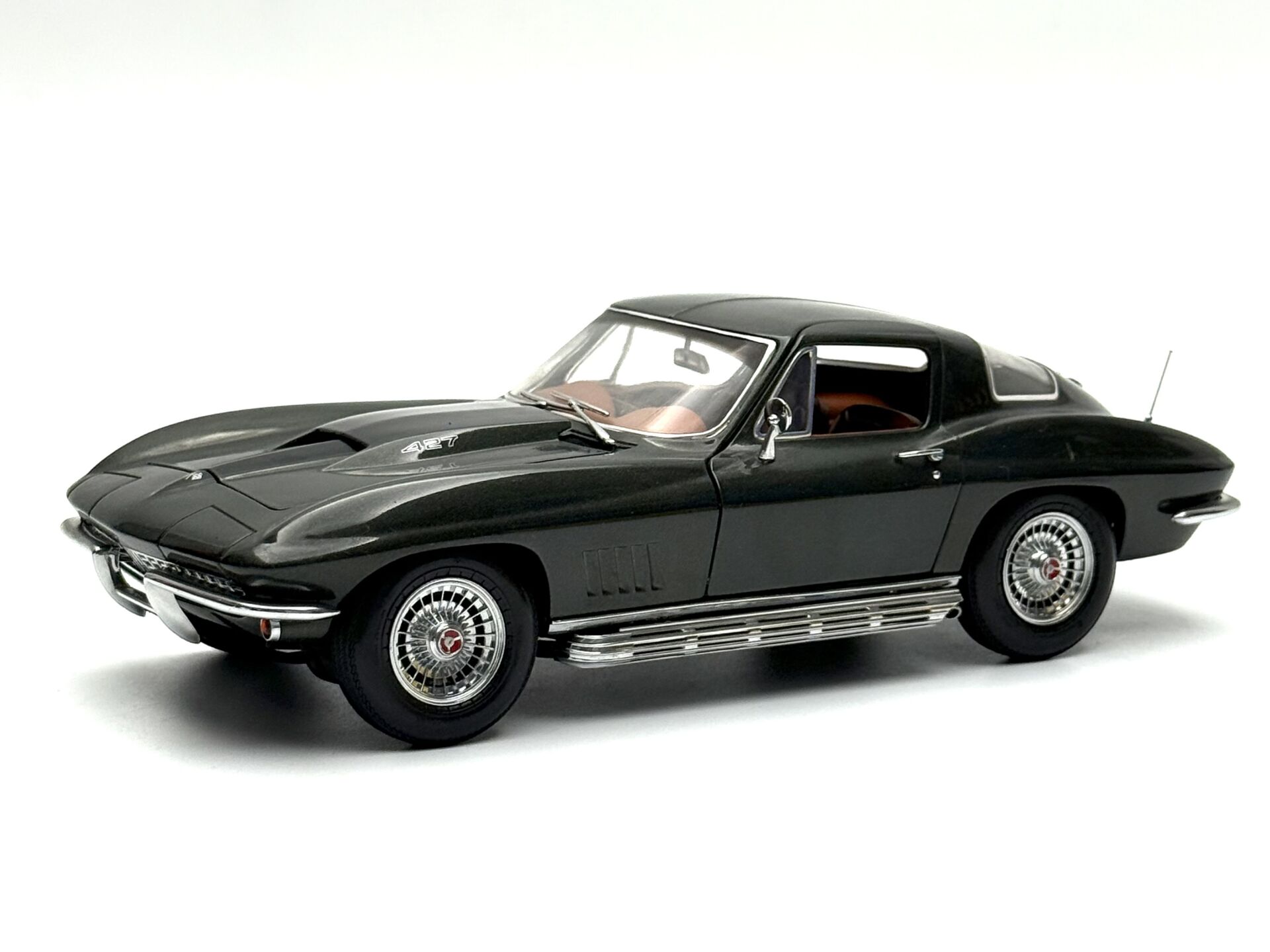 1:18 Chevrolet Corvette Sting Ray 1967 Green Met - Motorbox Exoto