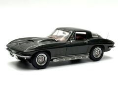 1:18 Chevrolet Corvette Sting Ray 1967 Green Met - Motorbox Exoto