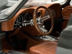 1:18 Chevrolet Corvette Sting Ray 1967 Green Met - Motorbox Exoto