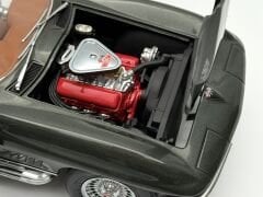 1:18 Chevrolet Corvette Sting Ray 1967 Green Met - Motorbox Exoto