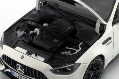 1:18 Mercedes-AMG C63 S W206 Opalith White 2024 - NZG
