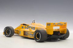 1:18 Lotus 99T No:12 Japan GP 1987 Ayrton Senna - Autoart Sign.