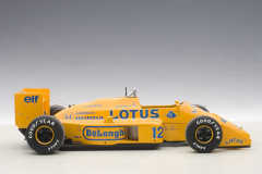 1:18 Lotus 99T No:12 Japan GP 1987 Ayrton Senna - Autoart Sign.