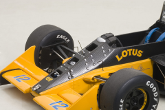 1:18 Lotus 99T No:12 Japan GP 1987 Ayrton Senna - Autoart Sign.