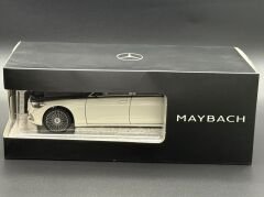 1:18 Mercedes-Maybach S680 4Matic X223 Black/White - Norev