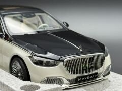 1:18 Mercedes-Maybach S680 4Matic X223 Black/White - Norev