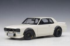 1:18 Nissan Skyline GT-R KPGC10 Racing 1972 White - Autoart