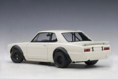 1:18 Nissan Skyline GT-R KPGC10 Racing 1972 White - Autoart