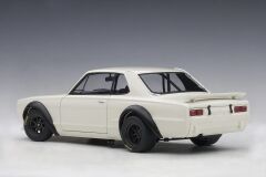 1:18 Nissan Skyline GT-R KPGC10 Racing 1972 White - Autoart