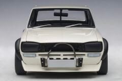 1:18 Nissan Skyline GT-R KPGC10 Racing 1972 White - Autoart