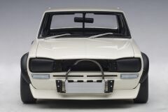 1:18 Nissan Skyline GT-R KPGC10 Racing 1972 White - Autoart