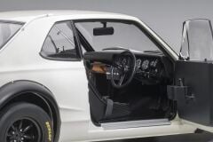 1:18 Nissan Skyline GT-R KPGC10 Racing 1972 White - Autoart