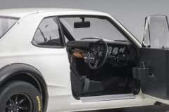 1:18 Nissan Skyline GT-R KPGC10 Racing 1972 White - Autoart
