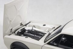 1:18 Nissan Skyline GT-R KPGC10 Racing 1972 White - Autoart