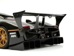 1:18 Pagani Zonda R Carbon Fiber Pattern 78261 - Autoart Signature