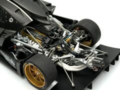 1:18 Pagani Zonda R Carbon Fiber Pattern 78261 - Autoart Signature